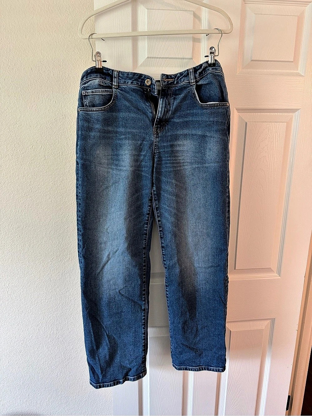 ZARA Mid-Rise Straight Leg Jeans Blue